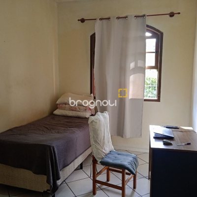 Casa com 92m², 3 quartos (sendo 1 suíte), 2 garagens, no bairro Bela Vista em São José