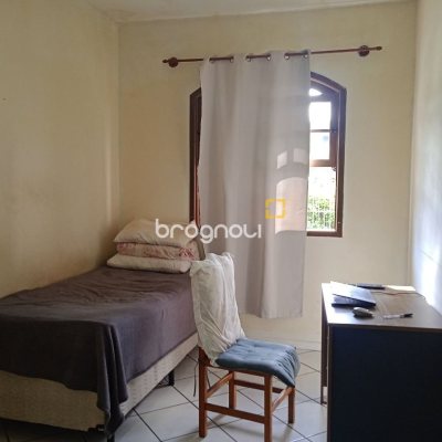 Casa com 92m², 3 quartos (sendo 1 suíte), 2 garagens, no bairro Bela Vista em São José