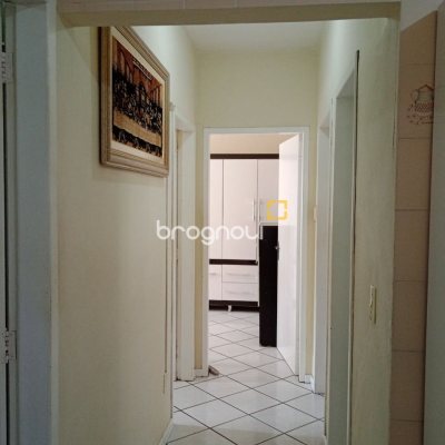 Casa com 92m², 3 quartos (sendo 1 suíte), 2 garagens, no bairro Bela Vista em São José
