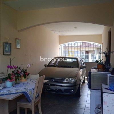 Casa com 92m², 3 quartos (sendo 1 suíte), 2 garagens, no bairro Bela Vista em São José