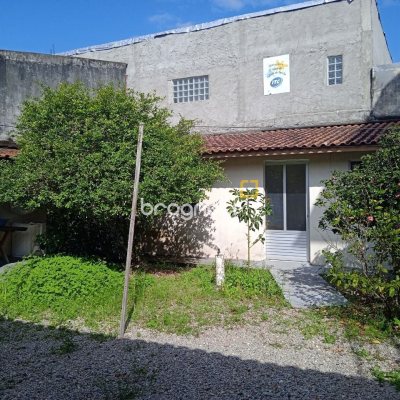 Casa com 92m², 3 quartos (sendo 1 suíte), 2 garagens, no bairro Bela Vista em São José