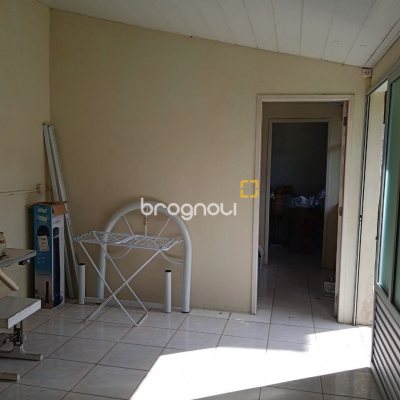 Casa com 92m², 3 quartos (sendo 1 suíte), 2 garagens, no bairro Bela Vista em São José