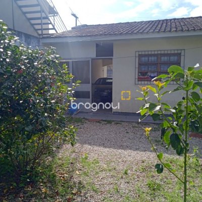 Casa com 92m², 3 quartos (sendo 1 suíte), 2 garagens, no bairro Bela Vista em São José