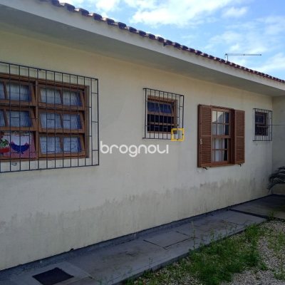 Casa com 92m², 3 quartos (sendo 1 suíte), 2 garagens, no bairro Bela Vista em São José