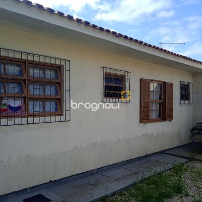 Casa com 92m², 3 quartos (sendo 1 suíte), 2 garagens, no bairro Bela Vista em São José