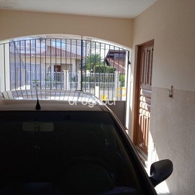 Casa com 92m², 3 quartos (sendo 1 suíte), 2 garagens, no bairro Bela Vista em São José