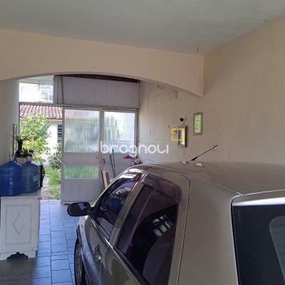 Casa com 92m², 3 quartos (sendo 1 suíte), 2 garagens, no bairro Bela Vista em São José