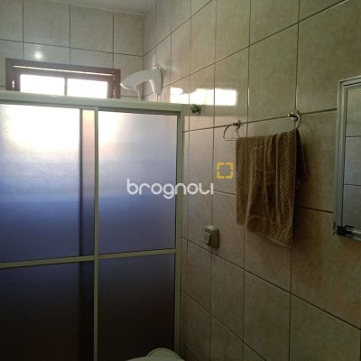 Casa com 92m², 3 quartos (sendo 1 suíte), 2 garagens, no bairro Bela Vista em São José