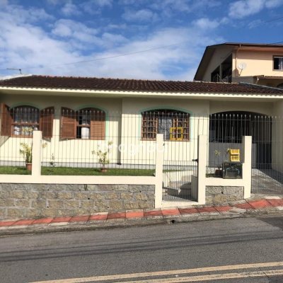 Casa com 92m², 3 quartos (sendo 1 suíte), 2 garagens, no bairro Bela Vista em São José