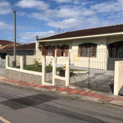 Casa com 92m², 3 quartos (sendo 1 suíte), 2 garagens, no bairro Bela Vista em São José