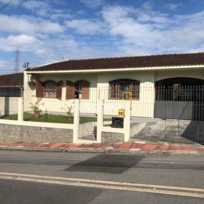 Casa com 92m², 3 quartos (sendo 1 suíte), 2 garagens, no bairro Bela Vista em São José