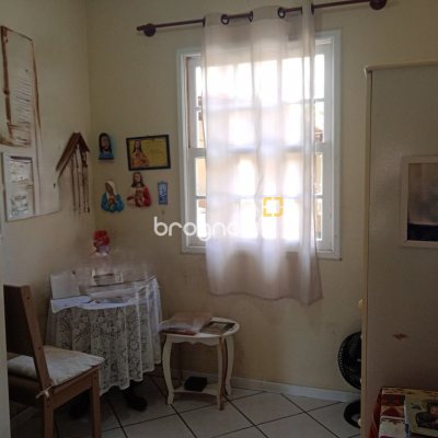 Casa com 92m², 3 quartos (sendo 1 suíte), 2 garagens, no bairro Bela Vista em São José