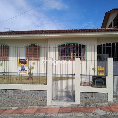 Casa com 92m², 3 quartos (sendo 1 suíte), 2 garagens, no bairro Bela Vista em São José