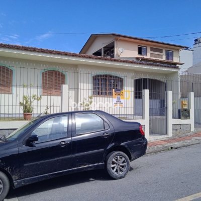 Casa com 92m², 3 quartos (sendo 1 suíte), 2 garagens, no bairro Bela Vista em São José