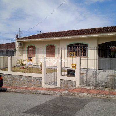 Casa com 92m², 3 quartos (sendo 1 suíte), 2 garagens, no bairro Bela Vista em São José
