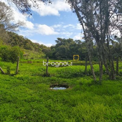 Sítio com 68000m², 6 quartos (sendo 1 suíte), 10 garagens, no bairro Campeche em Florianópolis