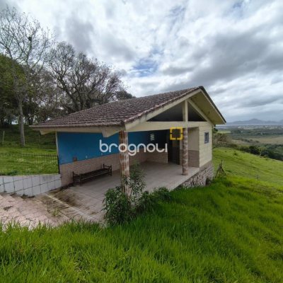 Sítio com 68000m², 6 quartos (sendo 1 suíte), 10 garagens, no bairro Campeche em Florianópolis