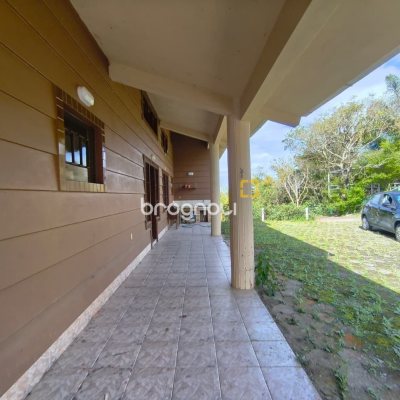 Sítio com 68000m², 6 quartos (sendo 1 suíte), 10 garagens, no bairro Campeche em Florianópolis