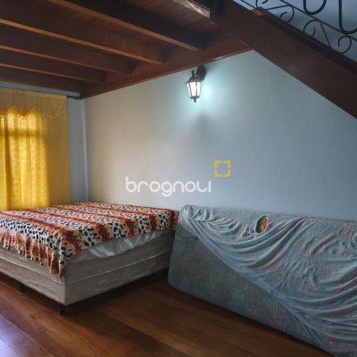 Sítio com 68000m², 6 quartos (sendo 1 suíte), 10 garagens, no bairro Campeche em Florianópolis