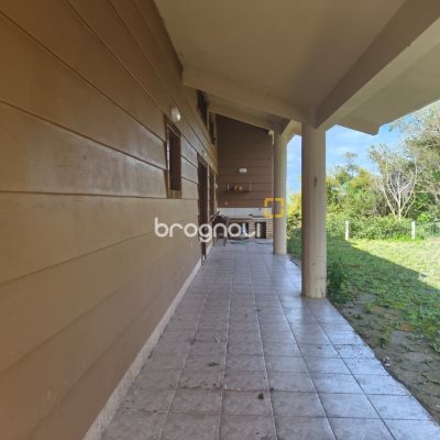 Sítio com 68000m², 6 quartos (sendo 1 suíte), 10 garagens, no bairro Campeche em Florianópolis