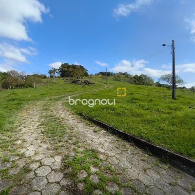 Sítio com 68000m², 6 quartos (sendo 1 suíte), 10 garagens, no bairro Campeche em Florianópolis