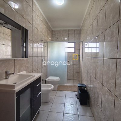 Sítio com 68000m², 6 quartos (sendo 1 suíte), 10 garagens, no bairro Campeche em Florianópolis