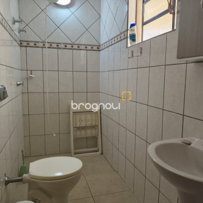 Sítio com 68000m², 6 quartos (sendo 1 suíte), 10 garagens, no bairro Campeche em Florianópolis