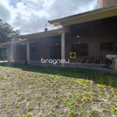 Sítio com 68000m², 6 quartos (sendo 1 suíte), 10 garagens, no bairro Campeche em Florianópolis