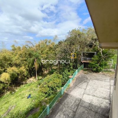Sítio com 68000m², 6 quartos (sendo 1 suíte), 10 garagens, no bairro Campeche em Florianópolis