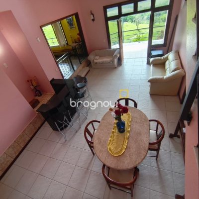Sítio com 68000m², 6 quartos (sendo 1 suíte), 10 garagens, no bairro Campeche em Florianópolis