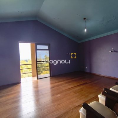 Sítio com 68000m², 6 quartos (sendo 1 suíte), 10 garagens, no bairro Campeche em Florianópolis