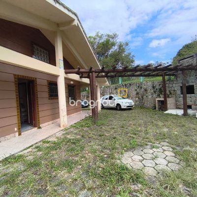 Sítio com 68000m², 6 quartos (sendo 1 suíte), 10 garagens, no bairro Campeche em Florianópolis