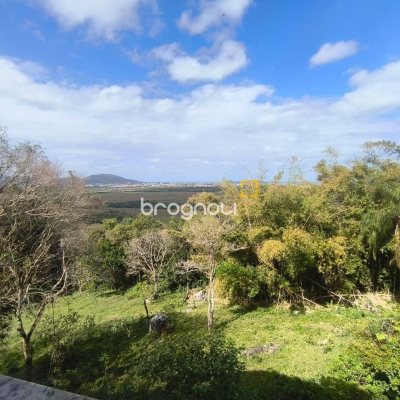 Sítio com 68000m², 6 quartos (sendo 1 suíte), 10 garagens, no bairro Campeche em Florianópolis