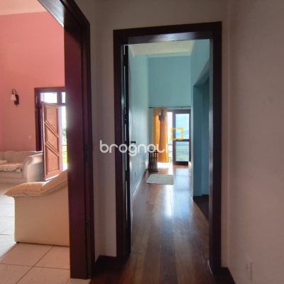Sítio com 68000m², 6 quartos (sendo 1 suíte), 10 garagens, no bairro Campeche em Florianópolis