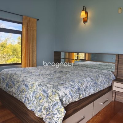 Sítio com 68000m², 6 quartos (sendo 1 suíte), 10 garagens, no bairro Campeche em Florianópolis