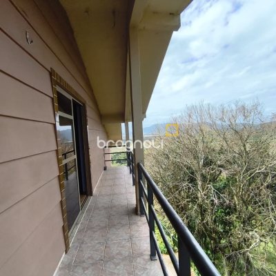 Sítio com 68000m², 6 quartos (sendo 1 suíte), 10 garagens, no bairro Campeche em Florianópolis