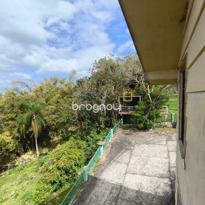 Sítio com 68000m², 6 quartos (sendo 1 suíte), 10 garagens, no bairro Campeche em Florianópolis