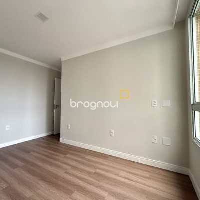Apartamento com 81m², 2 quartos (sendo 1 suíte), 1 garagem, no bairro Ingleses em Florianópolis