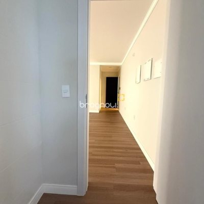 Apartamento com 81m², 2 quartos (sendo 1 suíte), 1 garagem, no bairro Ingleses em Florianópolis