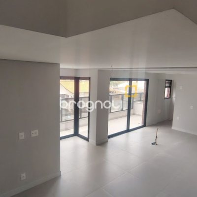 Apartamento com 61m², 1 quarto, 1 garagem, no bairro Coqueiros em Florianópolis