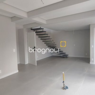Apartamento com 61m², 1 quarto, 1 garagem, no bairro Coqueiros em Florianópolis