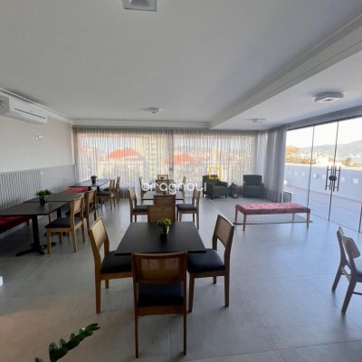 Apartamento com 62m², 2 quartos (sendo 1 suíte), 1 garagem, no bairro Coqueiros em Florianópolis