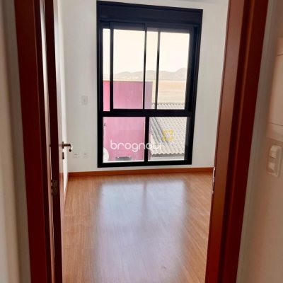 Apartamento com 62m², 2 quartos (sendo 1 suíte), 1 garagem, no bairro Coqueiros em Florianópolis