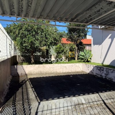 Casa com 229m², 4 quartos (sendo 1 suíte), 4 garagens, no bairro Parque São Jorge em Florianópolis