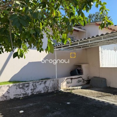 Casa com 229m², 4 quartos (sendo 1 suíte), 4 garagens, no bairro Parque São Jorge em Florianópolis