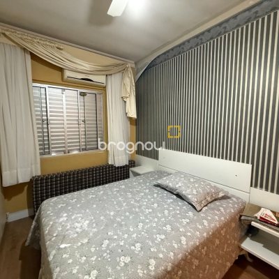 Casa com 229m², 4 quartos (sendo 1 suíte), 4 garagens, no bairro Parque São Jorge em Florianópolis