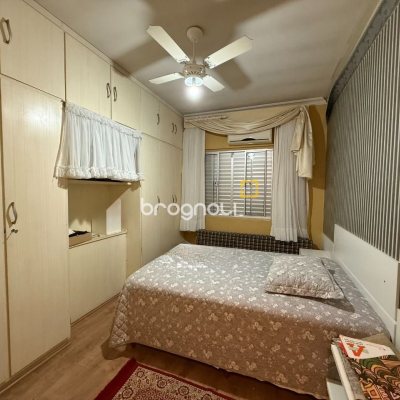 Casa com 229m², 4 quartos (sendo 1 suíte), 4 garagens, no bairro Parque São Jorge em Florianópolis