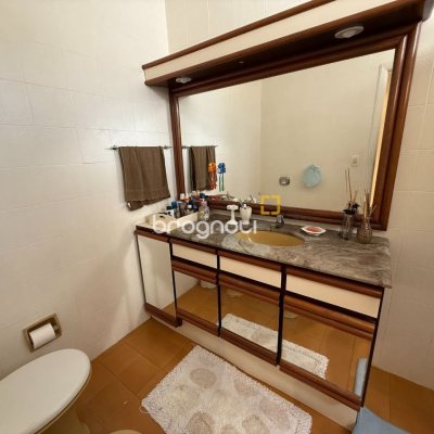 Casa com 229m², 4 quartos (sendo 1 suíte), 4 garagens, no bairro Parque São Jorge em Florianópolis