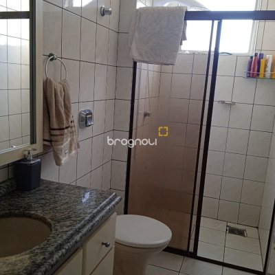 Apartamento com 89m², 3 quartos (sendo 1 suíte), 1 garagem, no bairro Campinas em São José