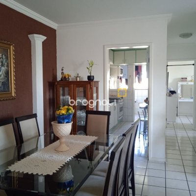 Apartamento com 89m², 3 quartos (sendo 1 suíte), 1 garagem, no bairro Campinas em São José